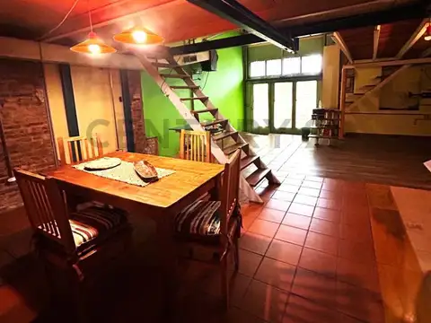 Depto Tipo Casa en Venta con 1 cocheras