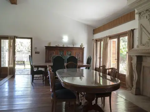 Residencia de Gran Categoría en Funes | Parque de 3300m² | Ubicación Única