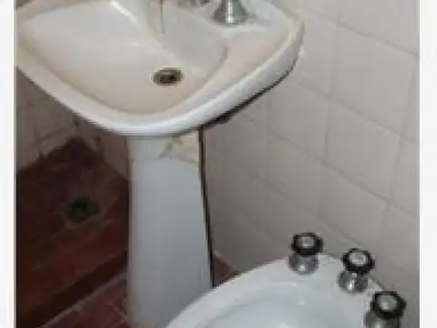 EXCELENTE DUPLEX INTERNO EN COMPLEJO