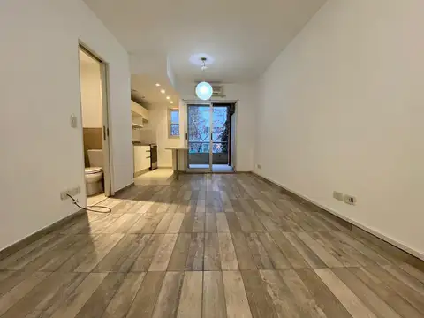 Hermoso 2 Ambientes con parrilla propia · Suite y toilette · Apto profesional
