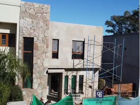 Casa en Venta con 1 cochera