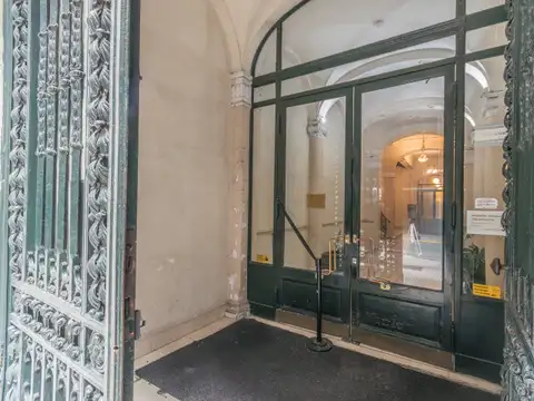 Oficina en Venta 106 años