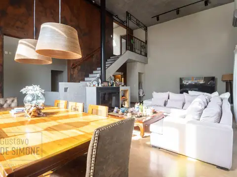 Casa de 4 ambientes con galeria y pileta en Venta en Pilará