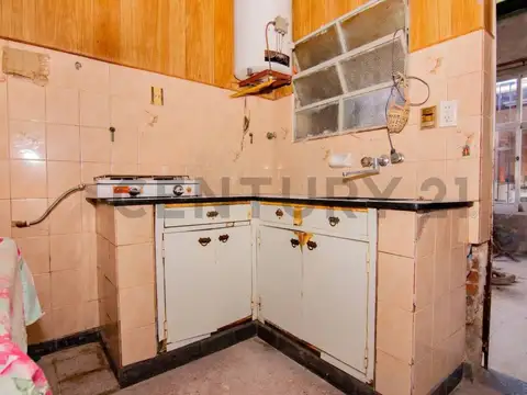 Venta Casa de 2 Dormitorios A Reciclar en Arroyito, Rosario