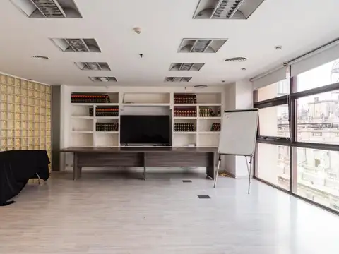 Oficina en Venta con 2 cocheras