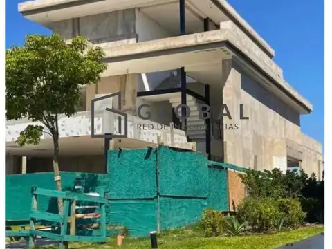 Casa en Alquiler de 5 dormitorios