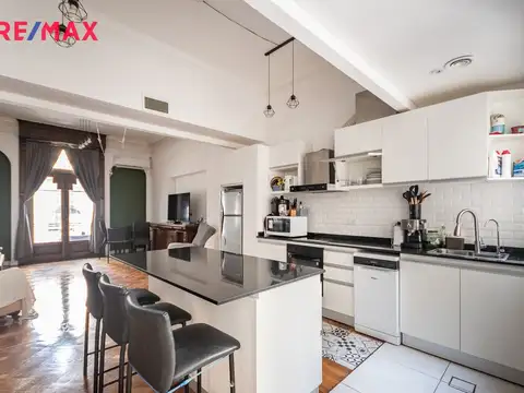 Departamento 8 ambientes con 4 baños