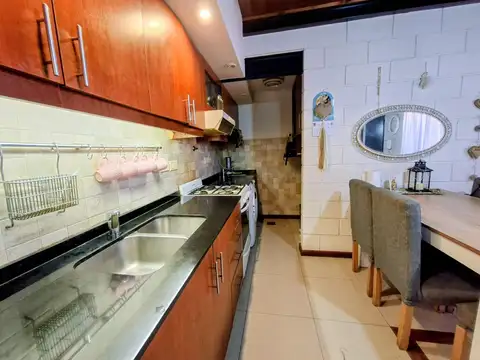 Casa 2 ambientes con 1 baño