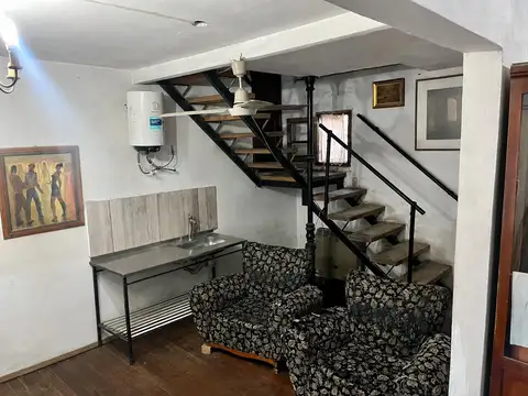 Casa 13 ambientes con 6 baños