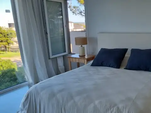 Casa en Alquiler Temporal con 1 cochera
