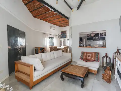 Casa 5 ambientes con 4 baños