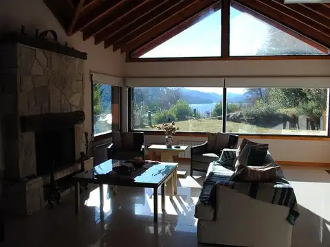 Excelente propiedad con vista al Lago Correntoso. Completamente equipada.