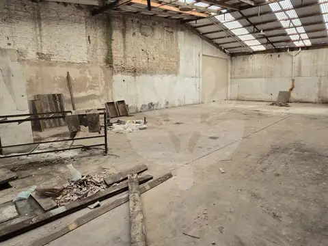 Galpon en Venta 30  mts Fondo