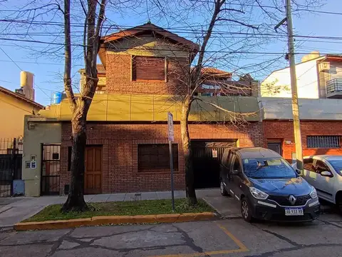Venta Ph al frente  4 ambientes con cochera y terraza