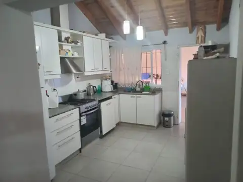 VENTA DE CASA EN VISTALBA, BARRIO SEMI PRIVADO