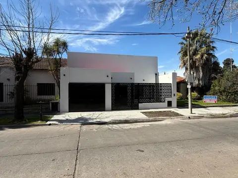 EXCELENTE CASA 4 AMB. A ESTRENAR EN ALQUILER EN R. MEJIA