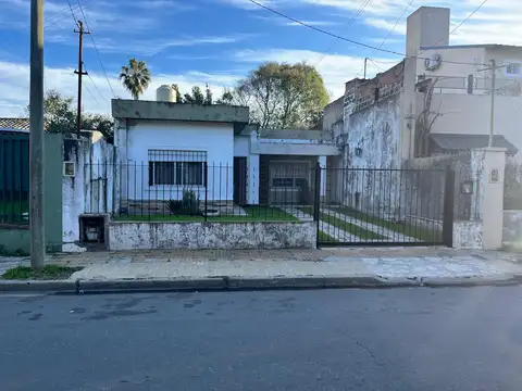 OPORTUNIDAD EXCELENTE UBICACION CASA AMERICANA IDEAL EMPRENDIMIENTO EDILICIO  