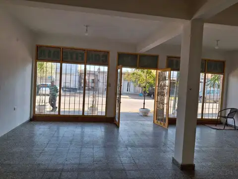 Local en Alquiler en Centenario, $ 1.400.000