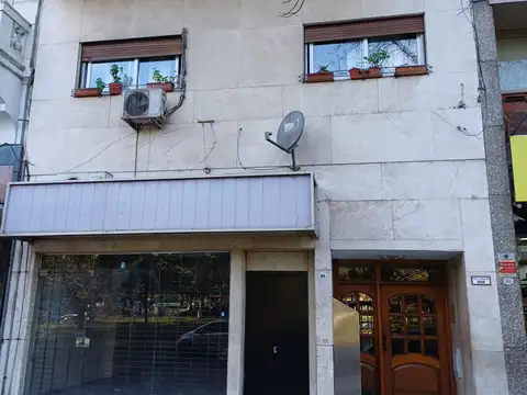 DEPARTAMENTO TRES AMBIENTES, MUY LUMINOSO, VISTA ABIERTA