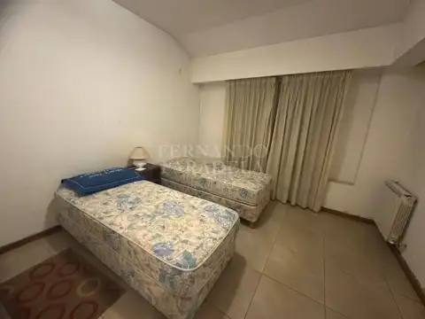 Casa 4 ambientes en alquiler - Parque Leloir
