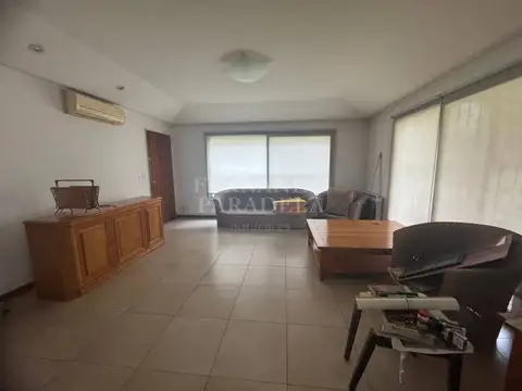 Casa en Alquiler de 3 dormitorios