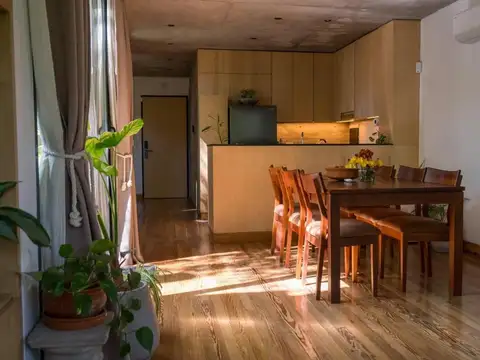 venta semipiso 3 amb con jardin y dos cocheras  coglhan