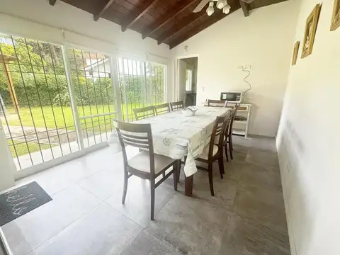 Casa 4 ambientes con 3 baños