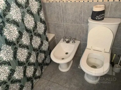 Casa en Alquiler con 1 cochera