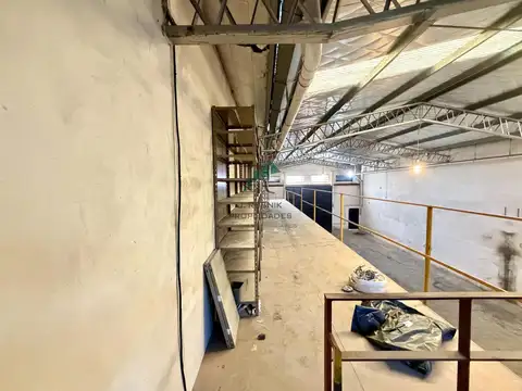 EXCELENTE GALPÓN 10 X 26