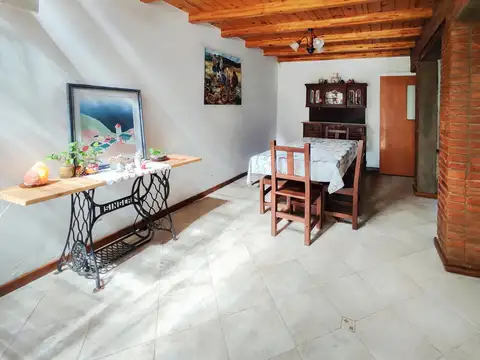 Casa 6 ambientes con 1 baño