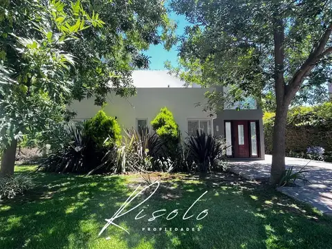 Casa 5 ambientes con 3 baños