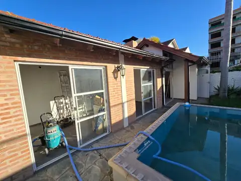 Casa 2 ambientes con 2 baños