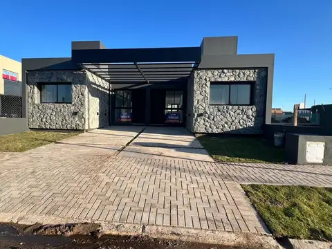 Casa en Venta con 1 cochera