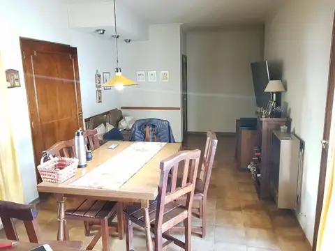 Casa 6 ambientes con 3 baños
