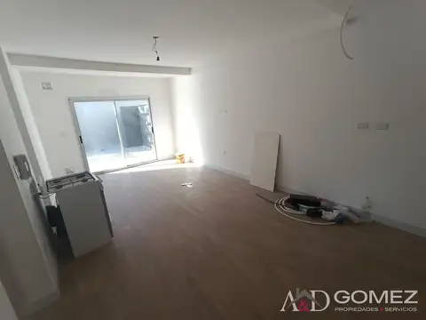 Depto Tipo Casa en Venta en Villa Ballester, USD 175.000