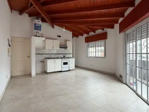 Departamento de DOS AMBIENTES al FRENTE