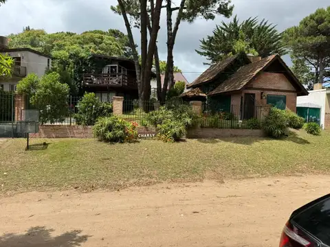 Casa en alquiler temporal - 1 Dormitorio 1 Baño - Villa Gesell