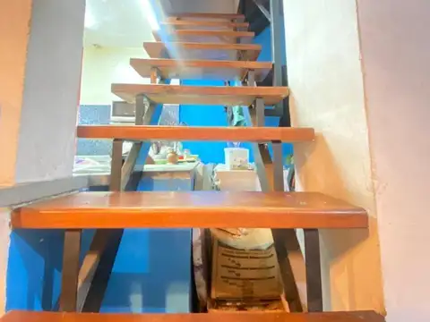 PH - TIPO CASA EN ALQUILER. 4 AMBIENTES. 2 BAÑOS. TERRAZA.