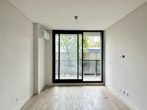 Godoy Cruz al 2500 entre Güemes y Charcas