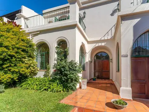 Casa 7 ambientes con 3 baños