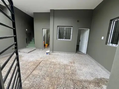 Tipo casa 3 amb al fte. con cochera