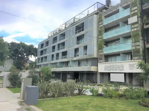 Moderno Monoambiente. Contrafrente con Balcón