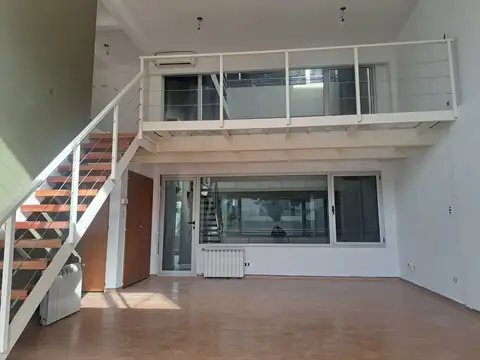 Depto Tipo Casa en Alquiler en Colegiales, USD 1.500