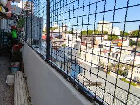 DEPARTAMENTO 4 AMBIENTES CON BALCÓN, LUZ Y POTENCIAL – VILLA CRESPO / PATERNAL