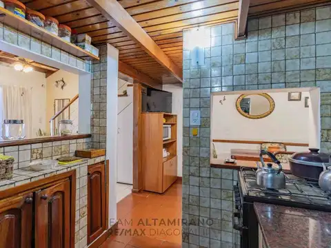 Casa 3 ambientes con 2 baños