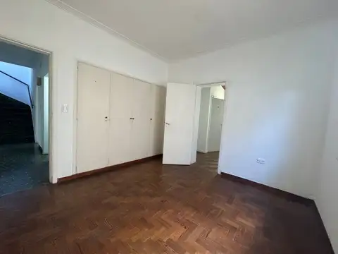Casa en Alquiler con 1 cochera