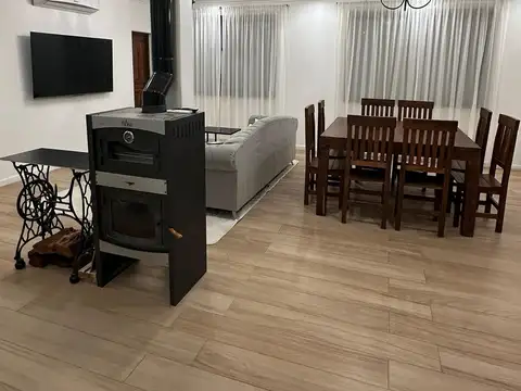 Casa 5 ambientes con 2 baños