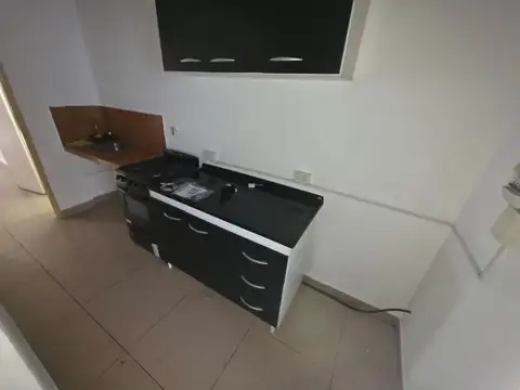 Casa ph de 2 ambientes en planta baja, sobre Av. Rivadavia