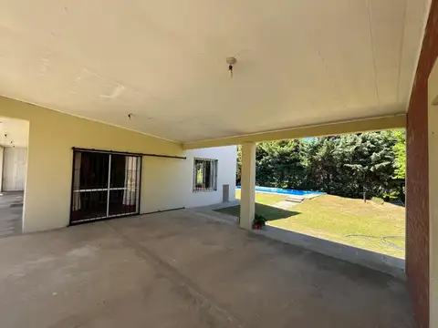 Casa en Venta con 2 cocheras