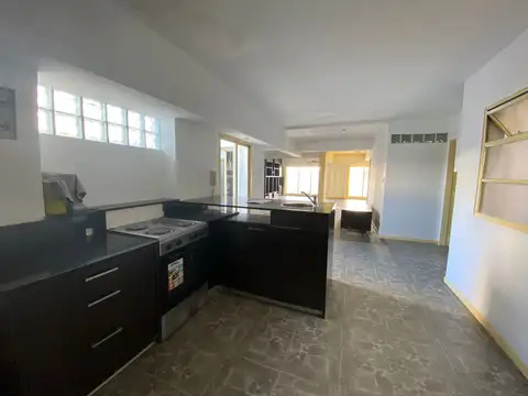 Departamento 6 ambientes con 2 baños